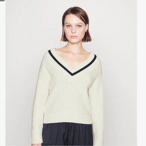 A&F NWOT V-neck sweater